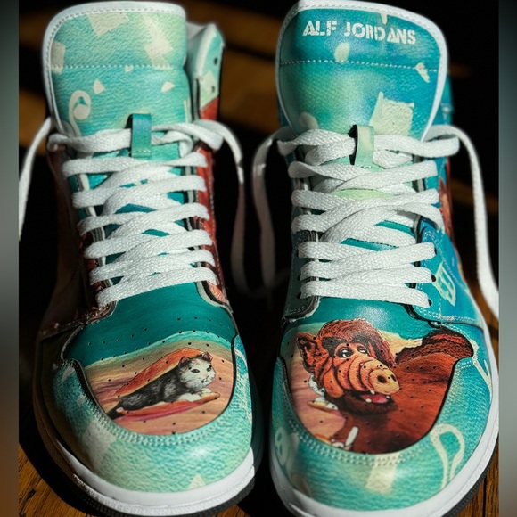 ALF Jordan Sneakers - 80s TV Alien Life Form Shoes - Melmac Dunks - Picture 3 of 4